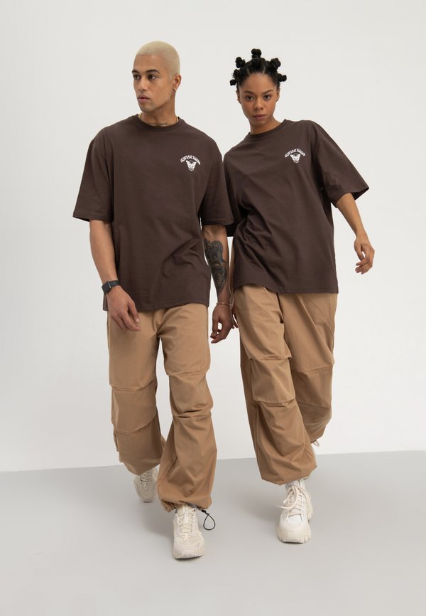 YOURTURN by Zalando REGULAR FIT