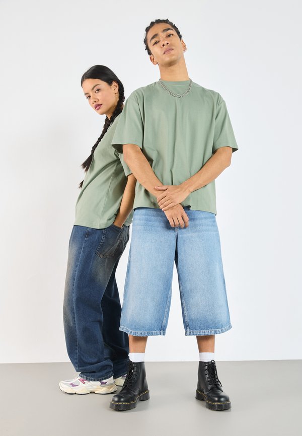 YOURTURN by Zalando UNISEX BOXY FIT