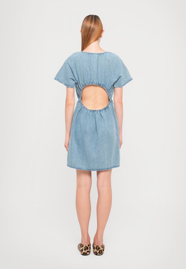 CLOSED SHORT GATHERED DRESS