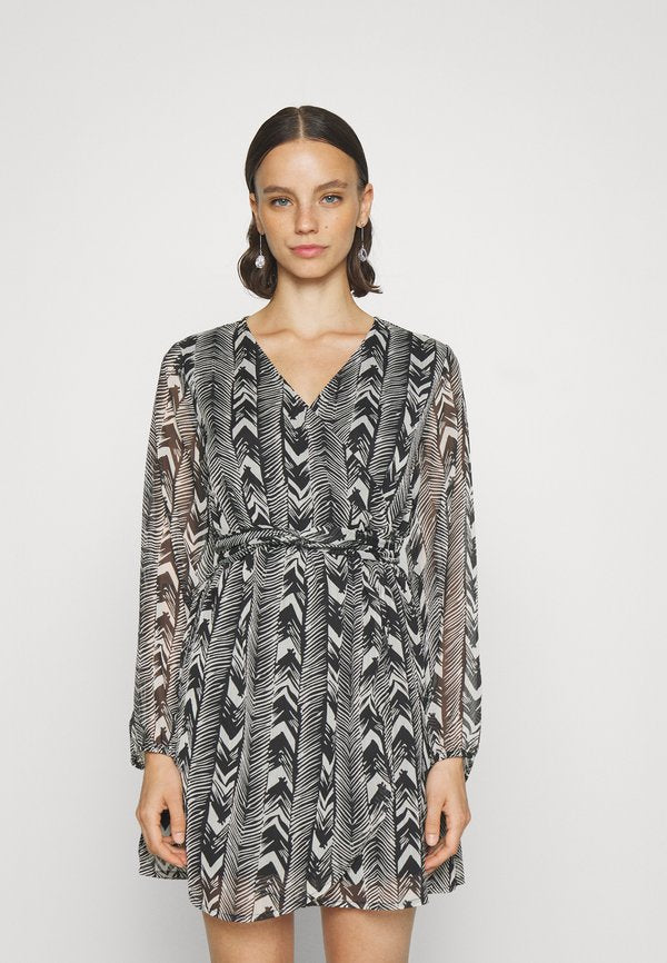 ONLY Petite ONLZIGGY LIFE WRAP DRESS