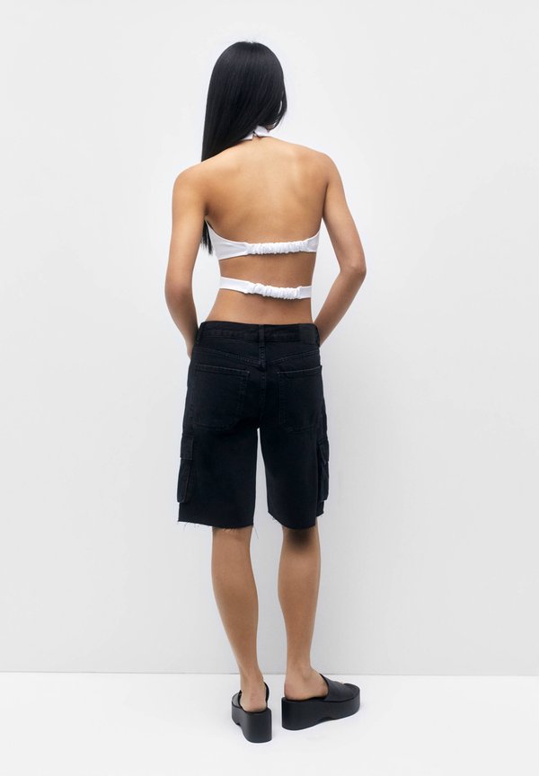 PULL&BEAR CUT-OUT HALTER NECK