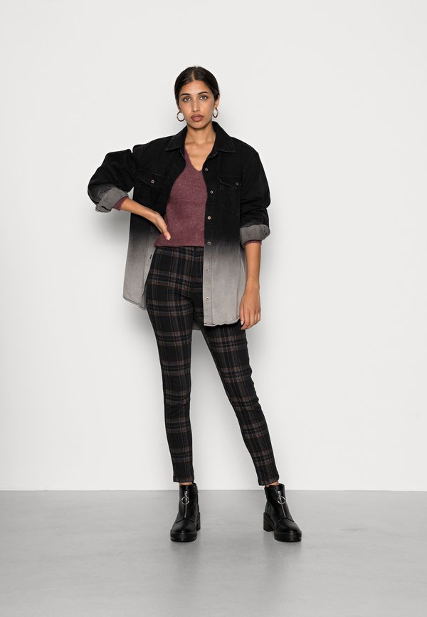 Vero Moda VMCREWLEFILE LS V-NECK BLOUSE NOOS