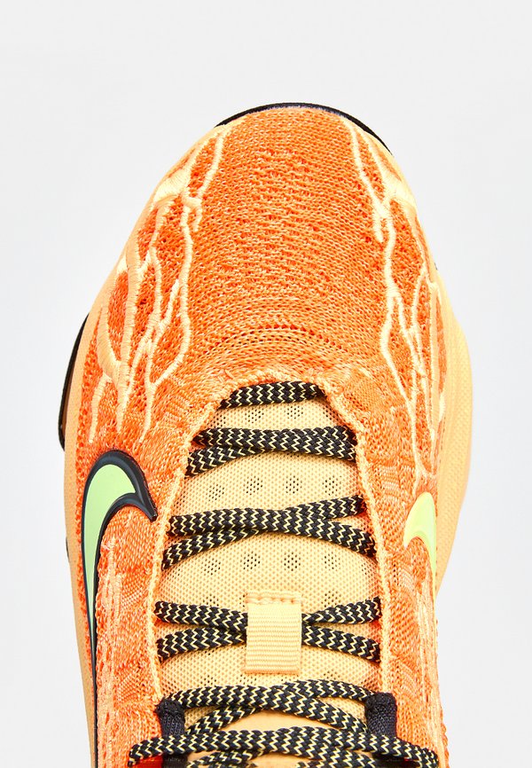 Nike Performance G.T. HUSTLE 3
