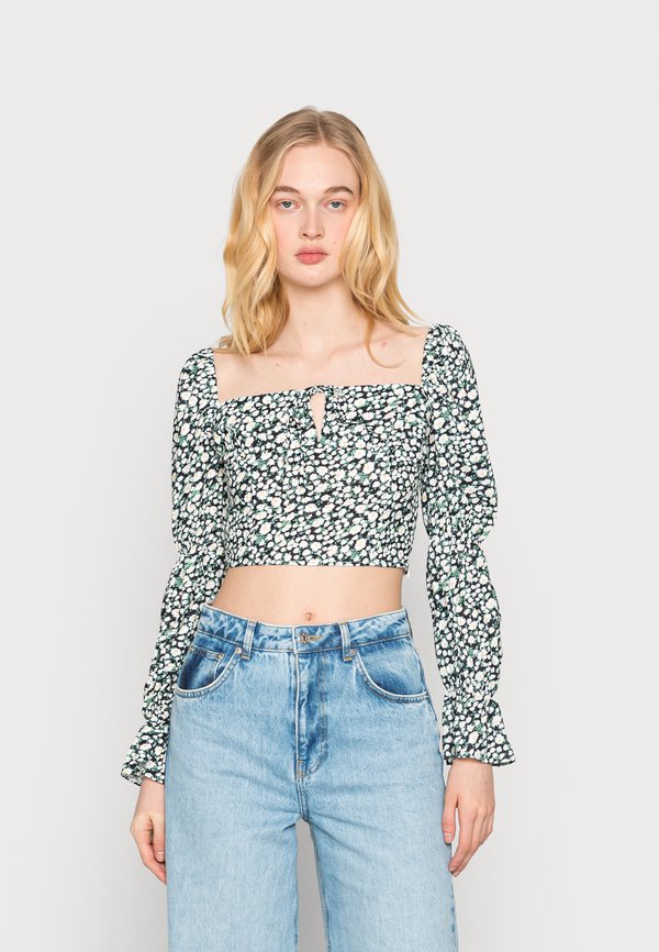Glamorous FITTED STRAIGHT NECK CROP TOP WITH DOUBLE PUFF SLEEVES