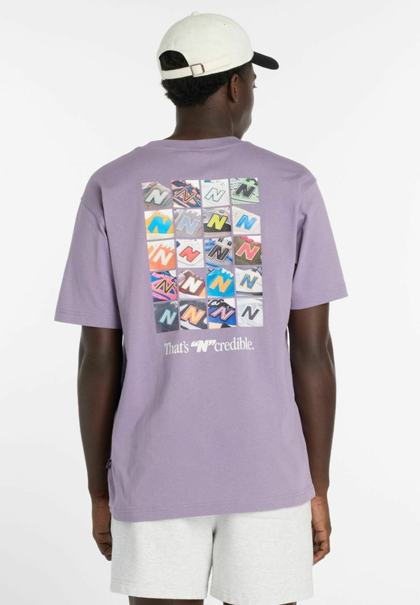 New Balance COLLAGE - Print T-shirt - candied violet