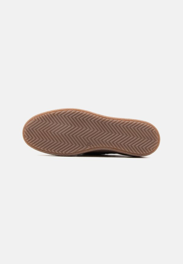 Melvin & Hamilton FARAH 1