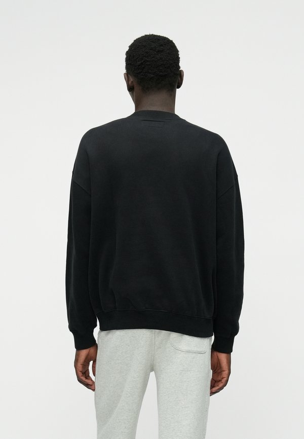 Abercrombie & Fitch ESSENTIAL CREW