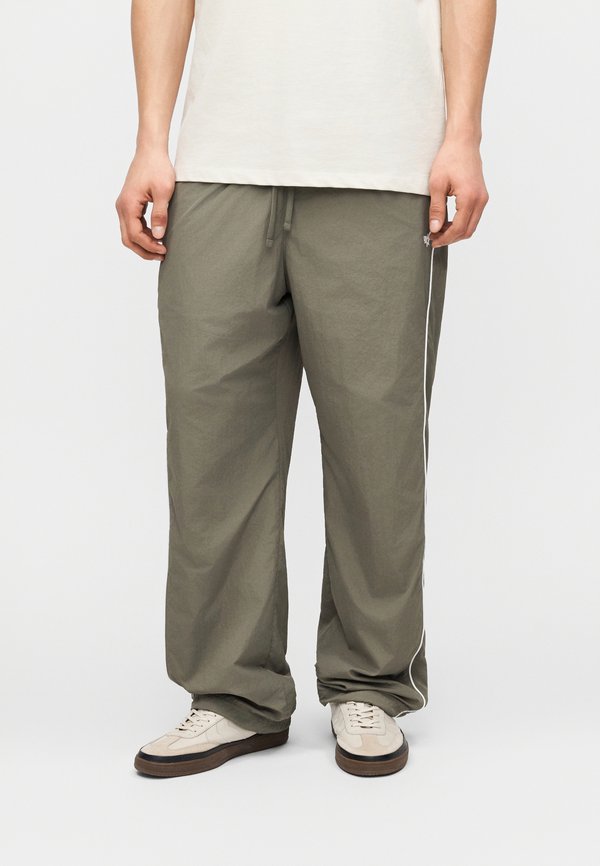 Hollister Co. BAGGY TRACK PANT