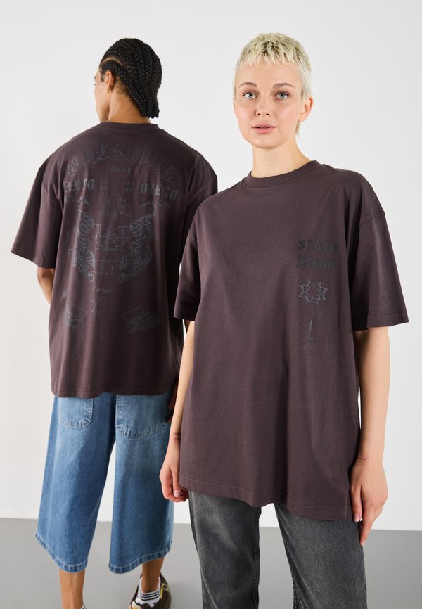 YOURTURN by Zalando REGULAR FIT