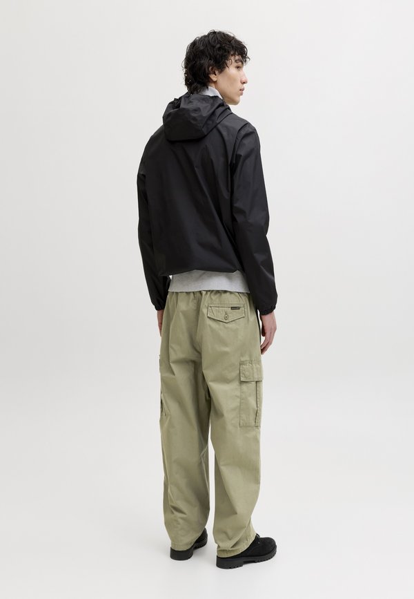 Jack & Jones STEVAN CRISP