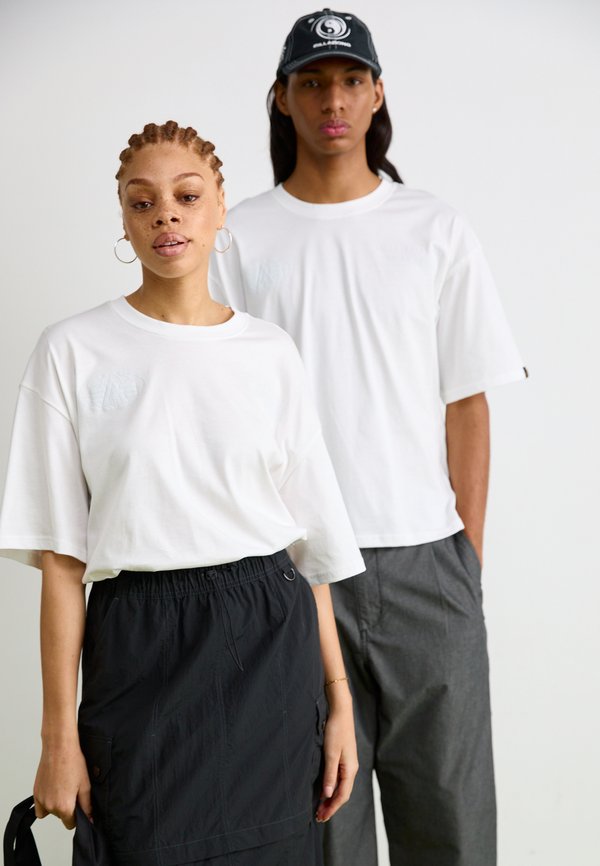 Alpha Industries WORLD LOGO UNISEX