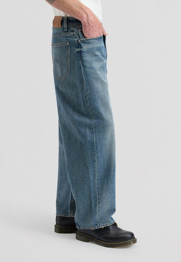Lee BARREL