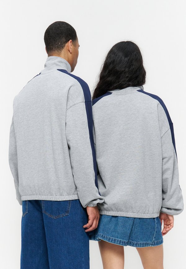 YOURTURN by Zalando EMBRO REGULAR FIT