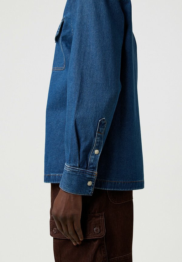 Wrangler LONG SLEEVE LOOSE FIT