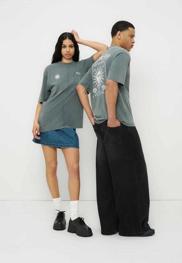 YOURTURN by Zalando REGULAR FIT GRAPHIC