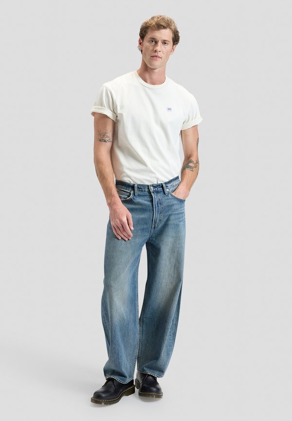 Lee BARREL