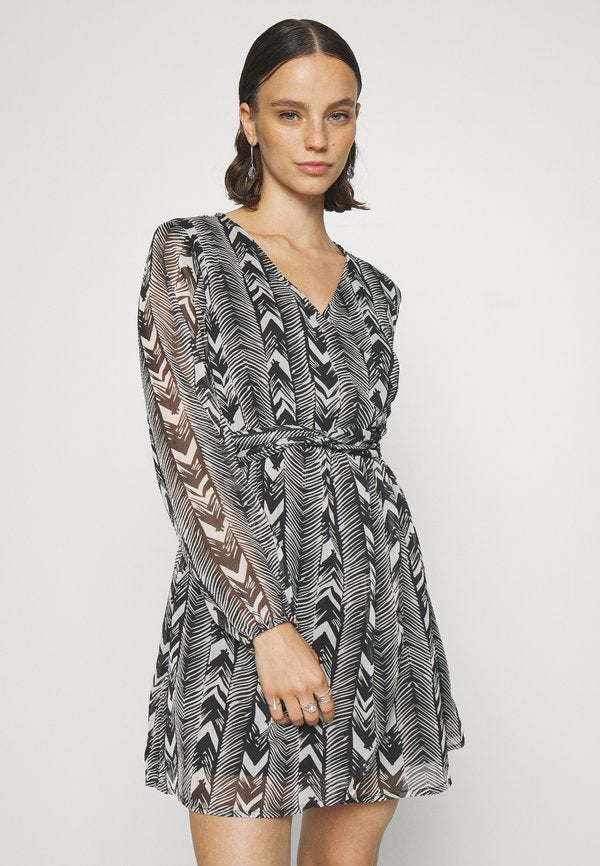 ONLY Petite ONLZIGGY LIFE WRAP DRESS