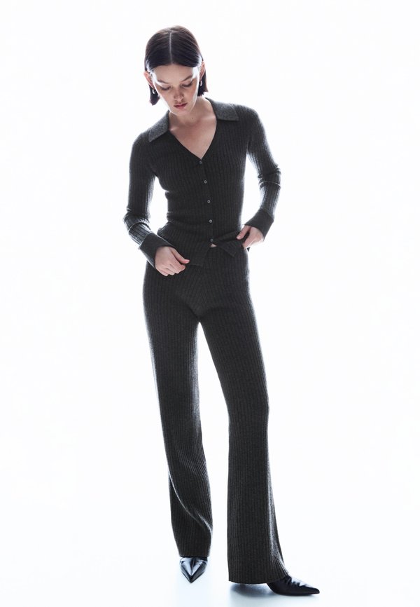 Bershka WIDE-LEG - Trousers - dark grey