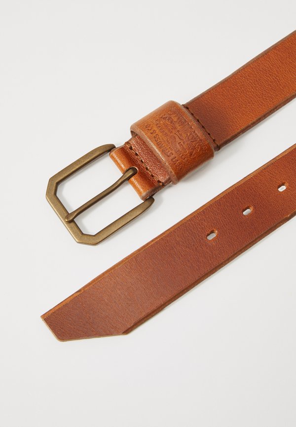 Levi's® WIDE LOOP TWO HORSE BELT