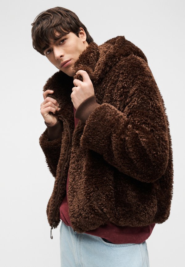 YOURTURN by Zalando UNISEX ADAPTIVE FAUX FUR HOODED JACKET