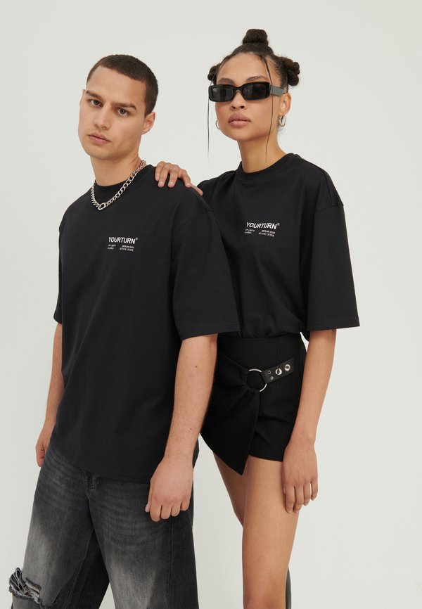YOURTURN by Zalando REGULAR FIT