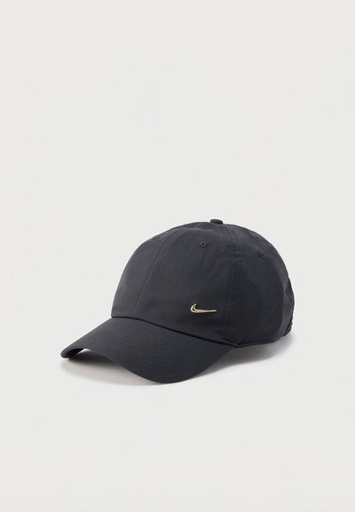 Nike Sportswear UNSTRUCTURED UNISEX - Cap - black/metallic gold-coloured