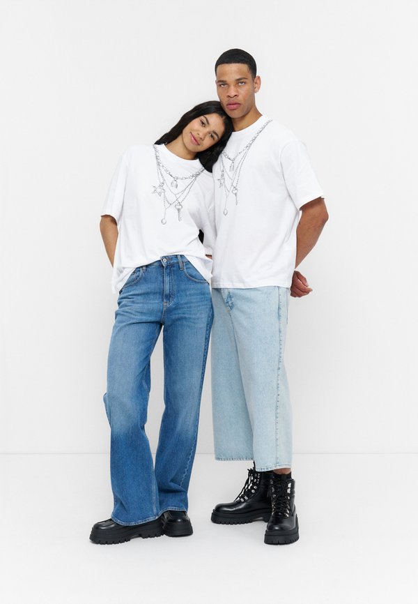 YOURTURN by Zalando REGULAR FIT