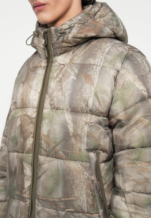 Abercrombie & Fitch AIRCLOUD HOODED PUFFER CAMO
