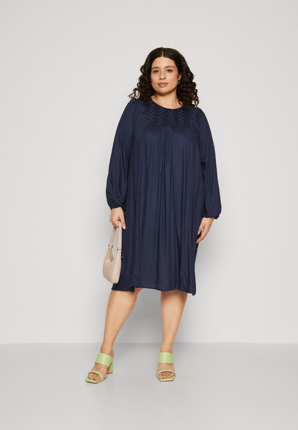 ONLY Carmakoma CARSIDNEY LIFE EMBROIDERY DRESS
