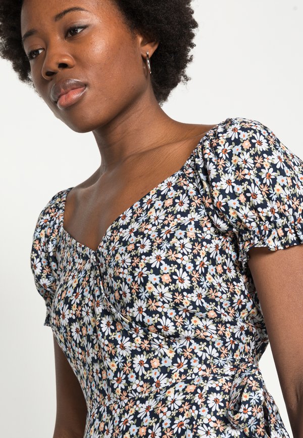 Hollister Co. BEST IS BACK WOVEN WRAP DRESS