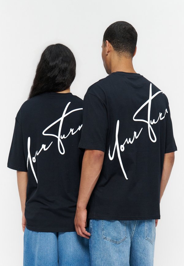 YOURTURN by Zalando BIG SCRIPT LOGO OVERSIZED FIT