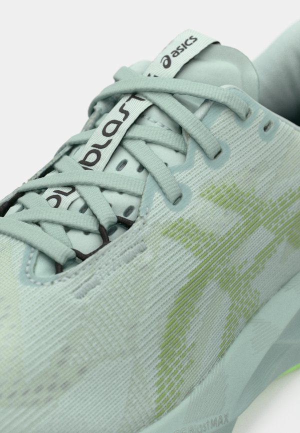 ASICS NOVABLAST 5