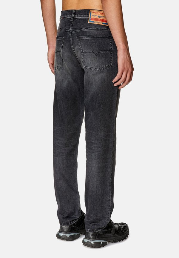 Diesel 2023 D-FINITIVE TAPERED