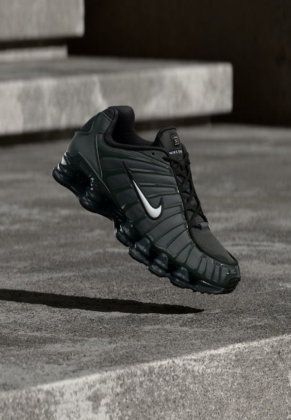Nike Sportswear SHOX TL SE TECH - Trainers - iron grey/white/black
