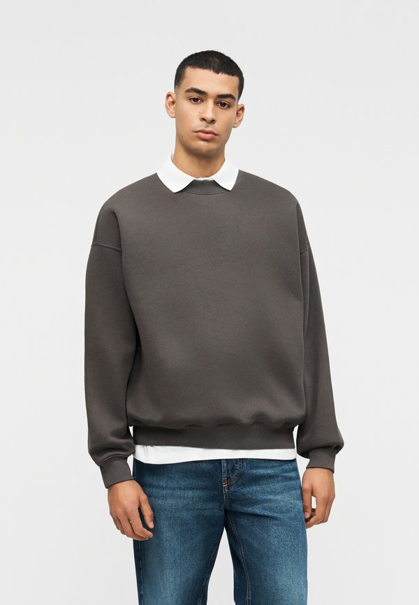 Abercrombie & Fitch ESSENTIAL CREW QUIET SHADE
