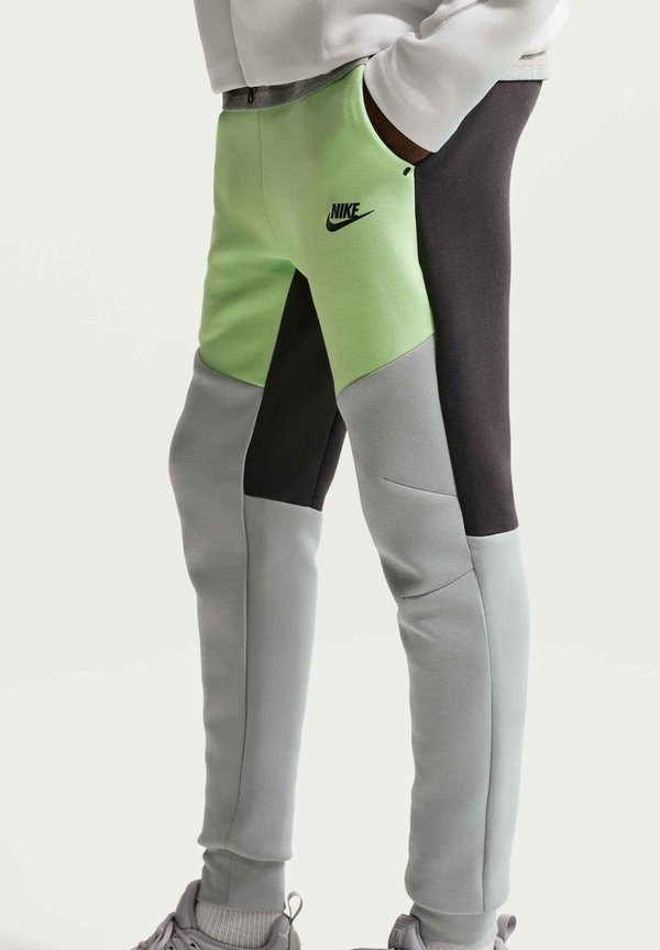 Nike Sportswear