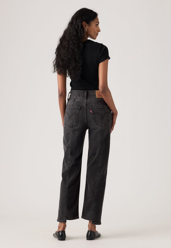Levi's® RIBCAGE ANKLE SEAMED EDGE