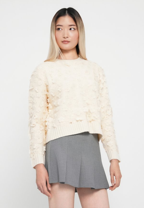 ONLY ONLHUA LIFE FLOWER DETAIL O NECK