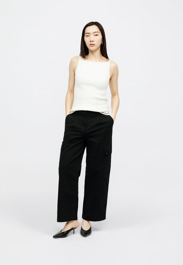 Calvin Klein Jeans  EWAIST