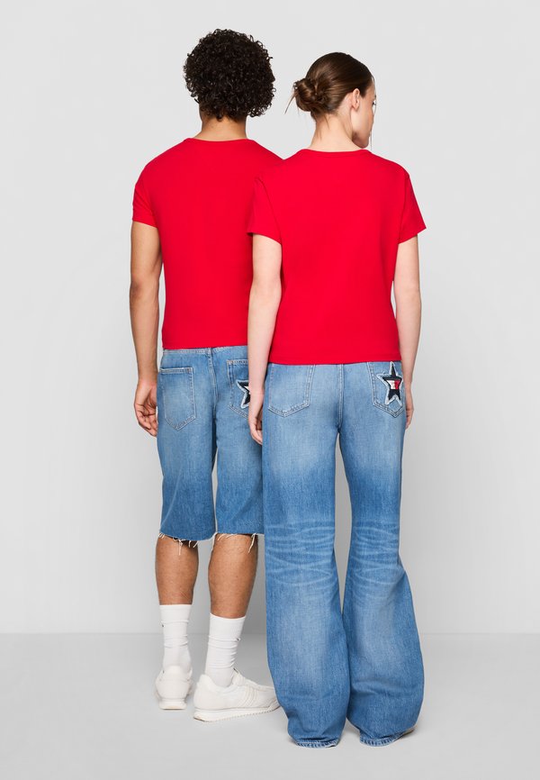 Tommy Jeans EXCLUSIVE TEE UNISEX