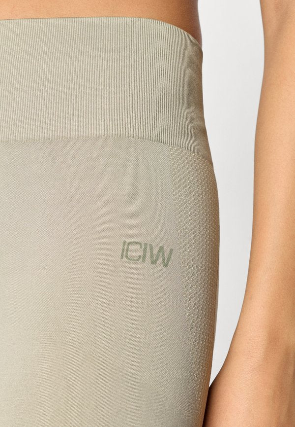 ICANIWILL SCULPT SEAMLESS