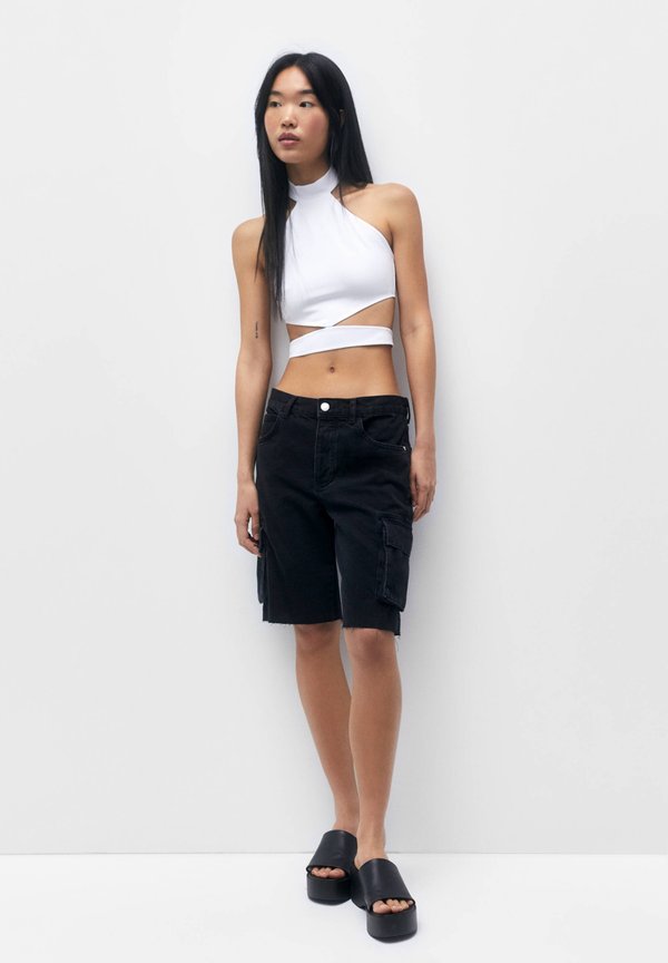 PULL&BEAR CUT-OUT HALTER NECK