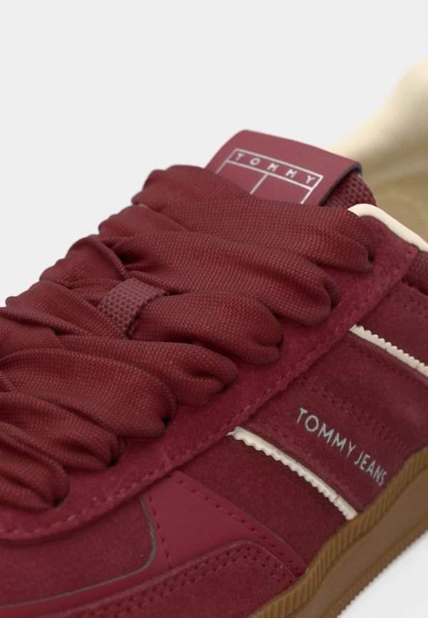 Tommy Jeans