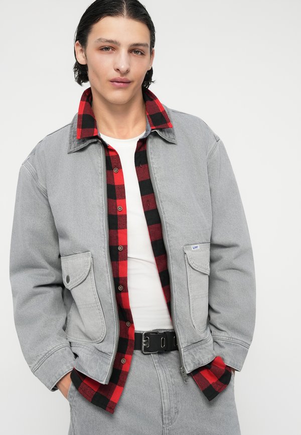 Lee SLOUCHY