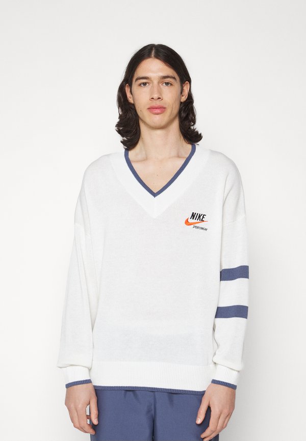 Nike Sportswear  NIKE TREND SWEATER