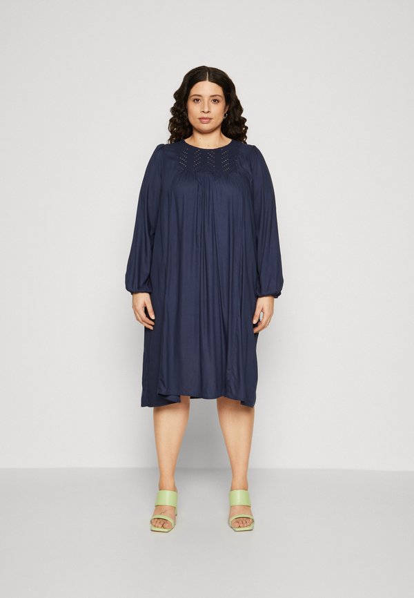 ONLY Carmakoma CARSIDNEY LIFE EMBROIDERY DRESS