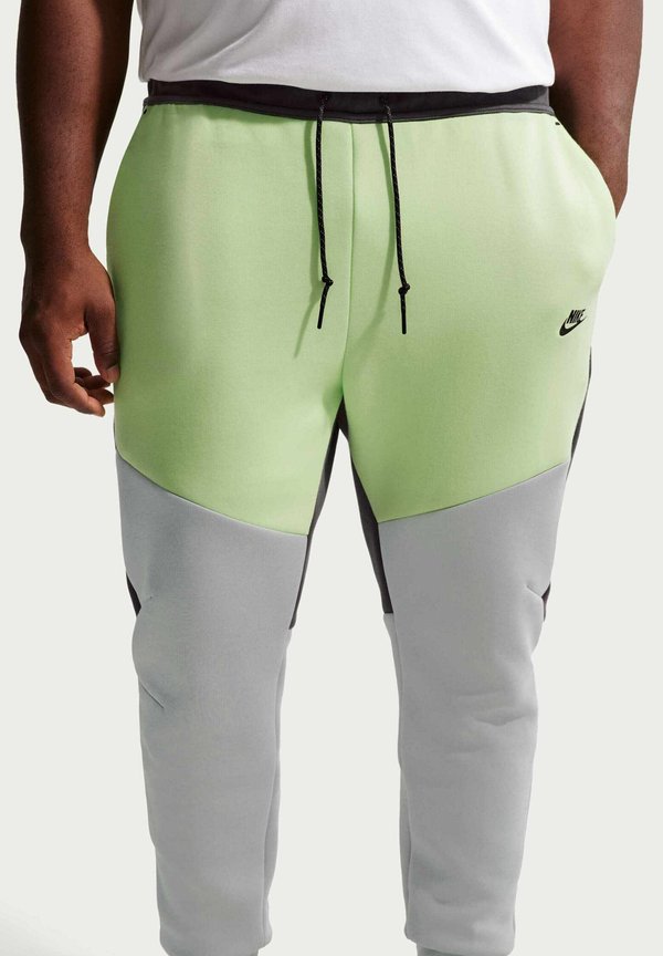 Nike Sportswear