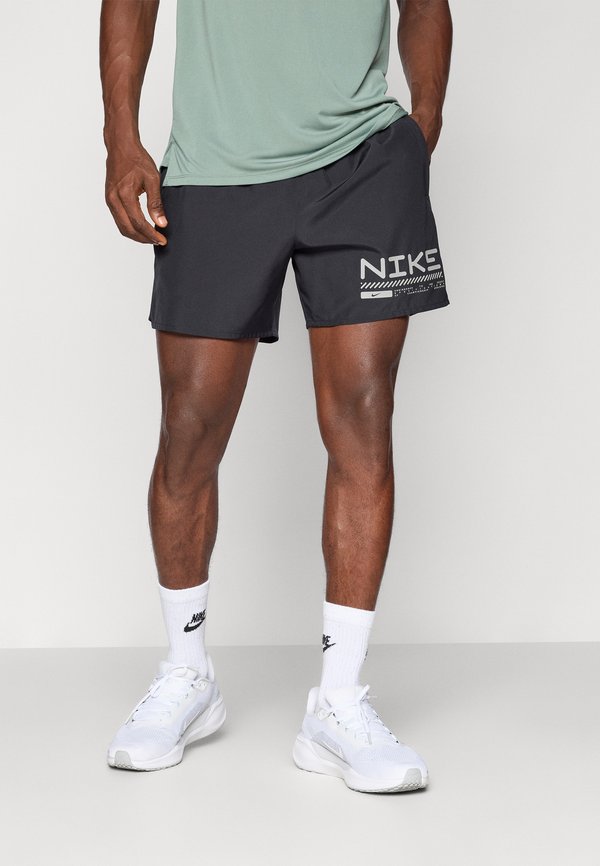 Nike Performance WINTERIZED CHALLENGER 2IN1 - Sports shorts - black/anthracite/reflective silver-coloured