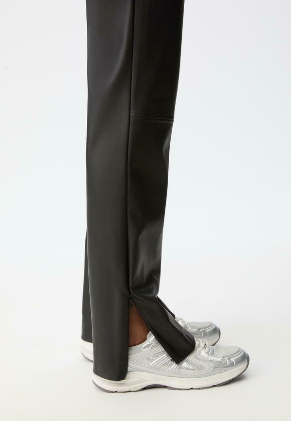 Stradivarius STRAIGHT WITH SIDE ZIP