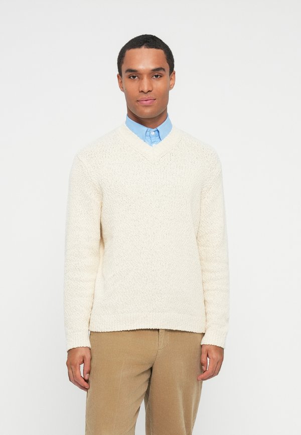 Selected V-neck 100% cotton